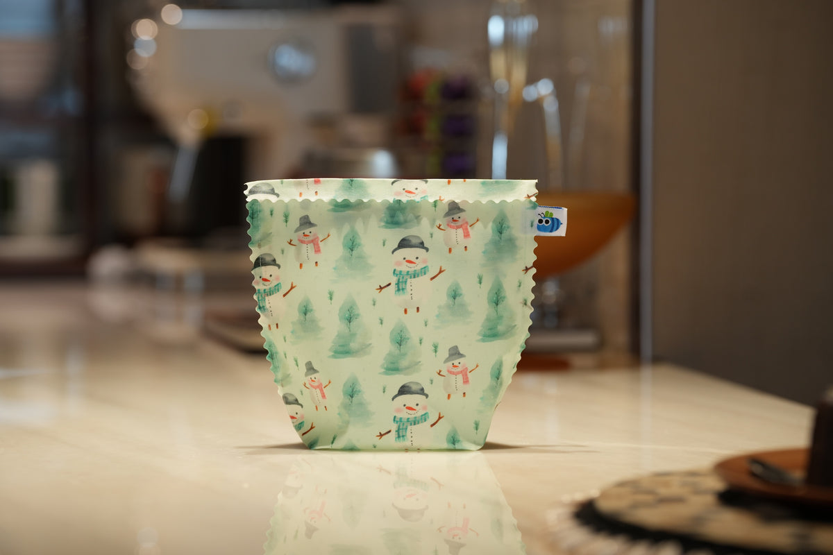 Bluebee 2-Piece Beeswax Food Bag: Incoming Frost Christmas Collection