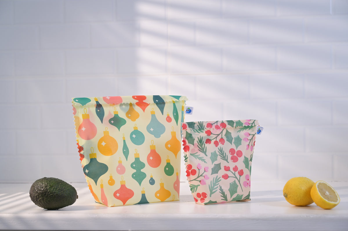 Bluebee 2-Piece Beeswax Food Bag: Merry and Bright Christmas Collection