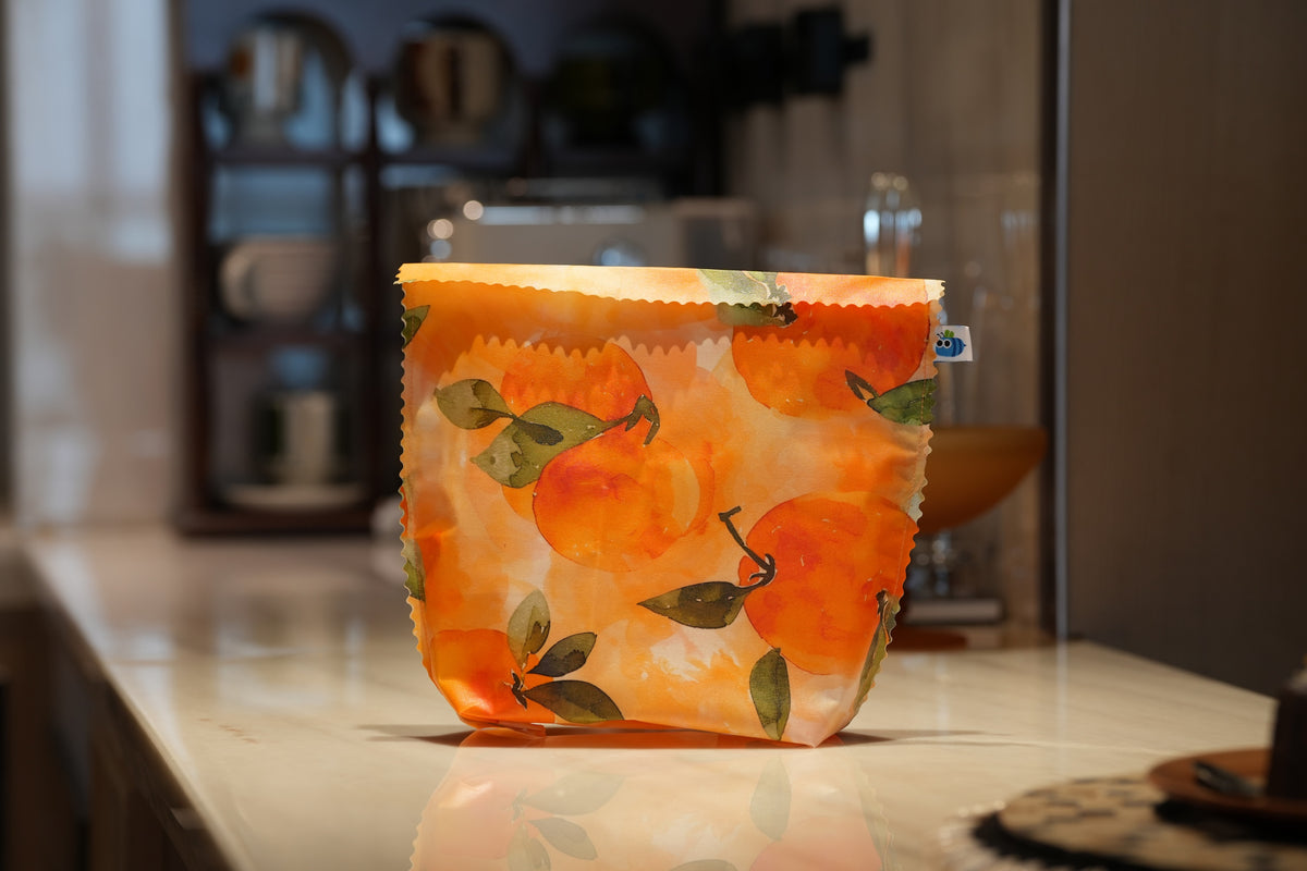 Bluebee 2-Piece Beeswax Food Bag Set: Sun-kissed Picnic Fruit Collection