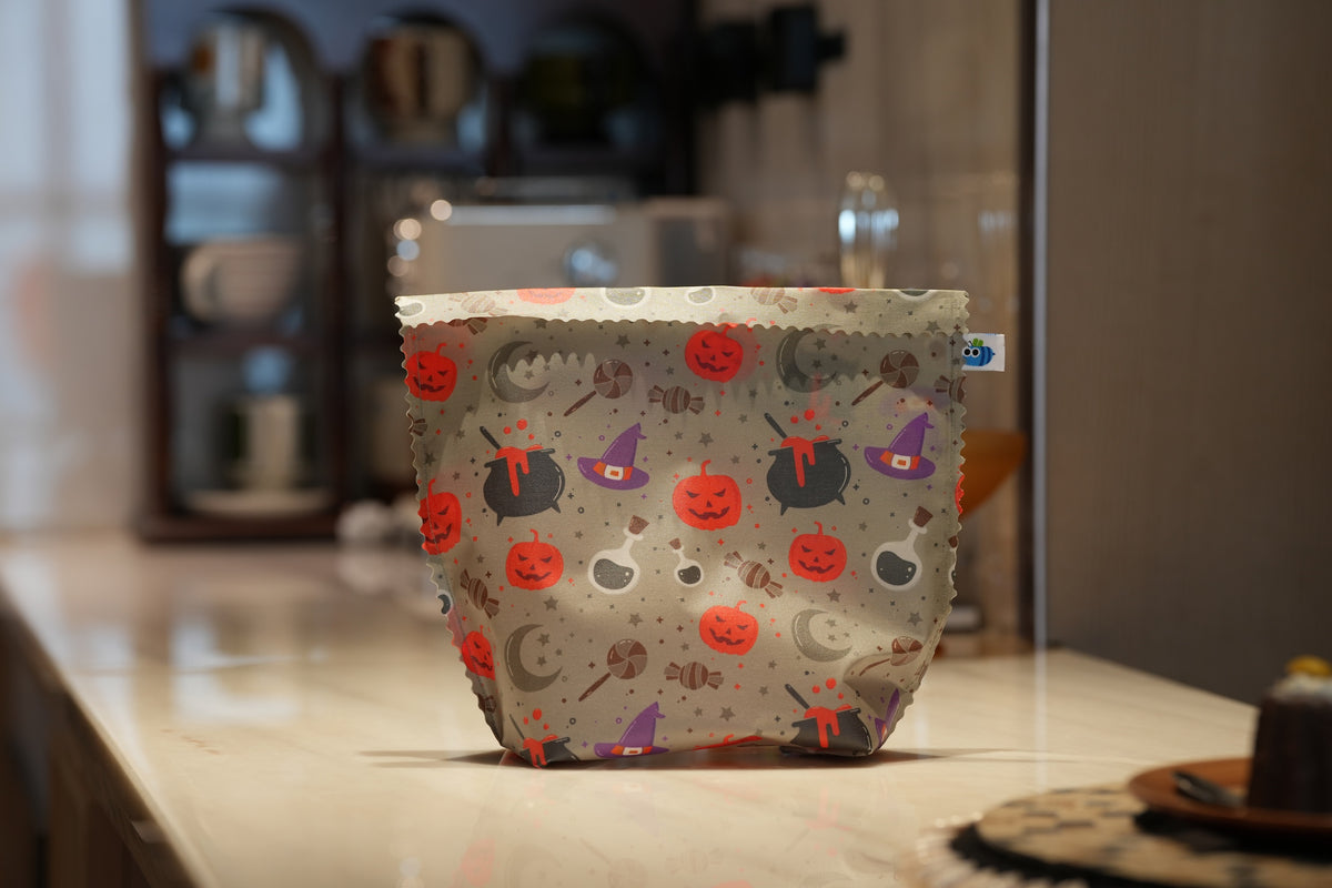 BlueBee 2-Piece Beeswax Food Bag: Spooky Night Halloween Collection
