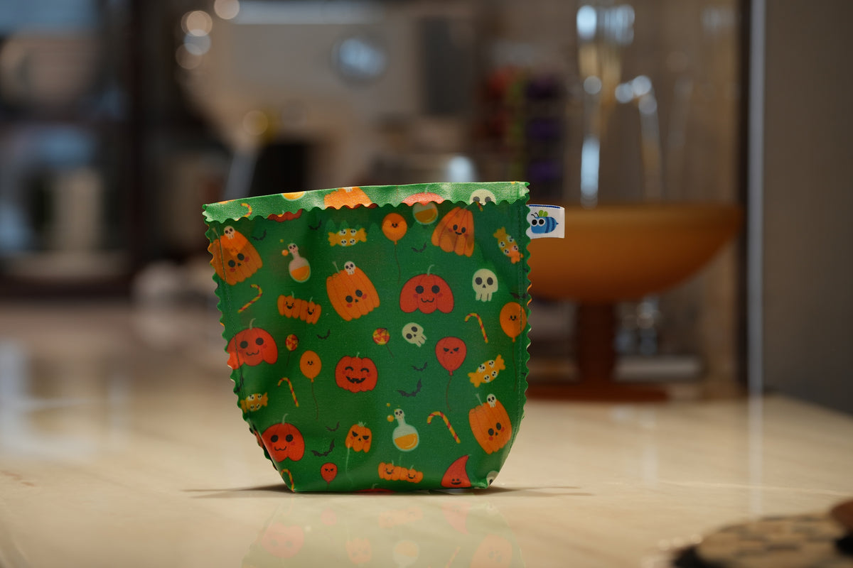 Bluebee 2-Piece Beeswax Food Bag: Trick or Treat Halloween Collection