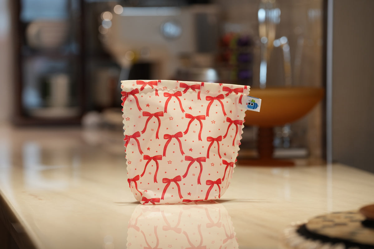 Bluebee 2-Piece Beeswax Food Bag: Wrapped with Love Christmas Collection