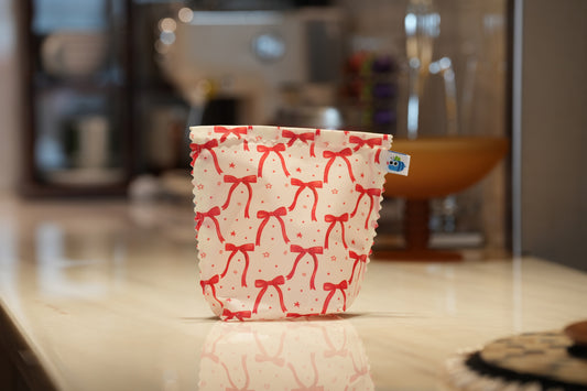 Bluebee 2-Piece Beeswax Food Bag: Wrapped with Love Christmas Collection