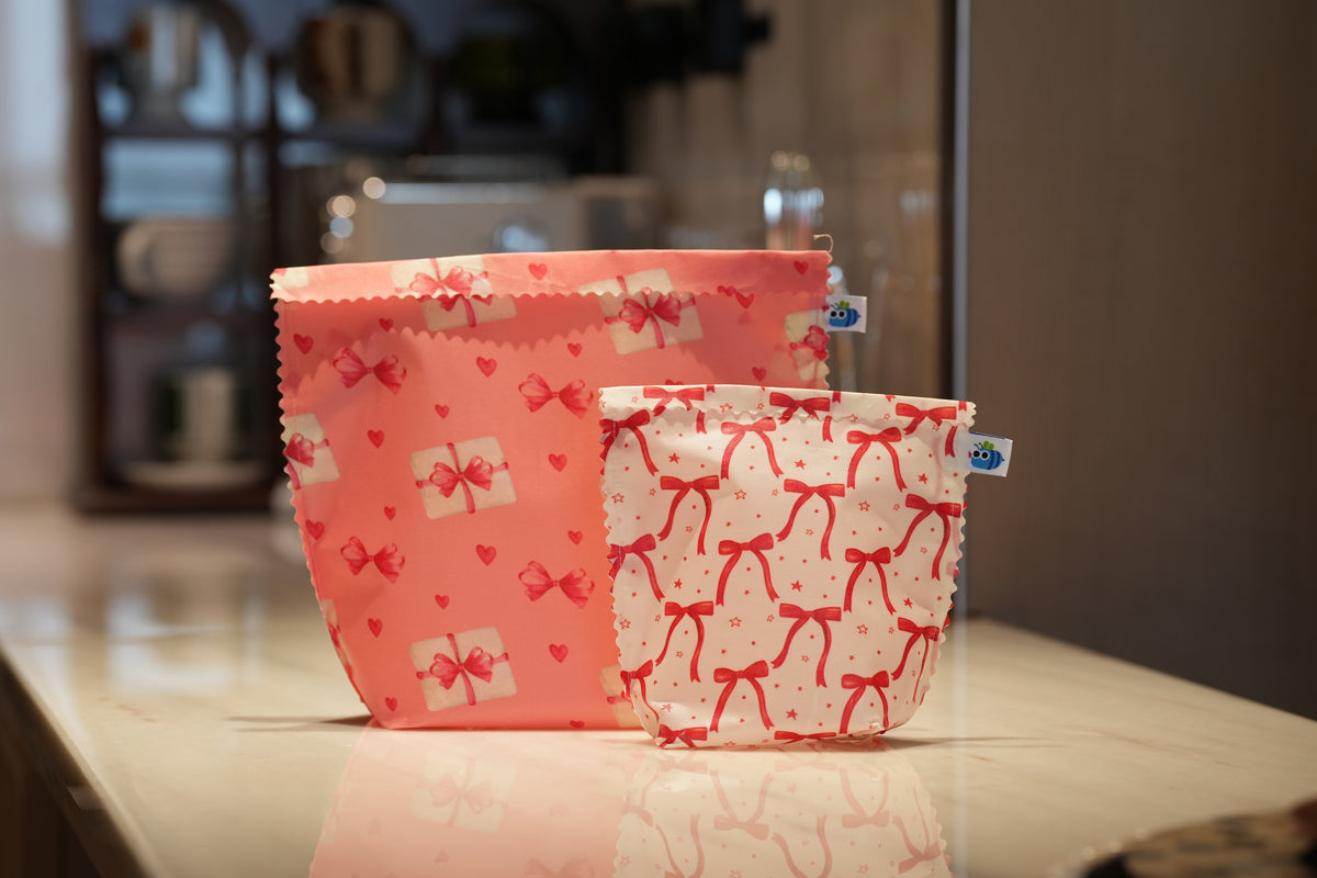 Bluebee 2-Piece Beeswax Food Bag: Wrapped with Love Christmas Collection
