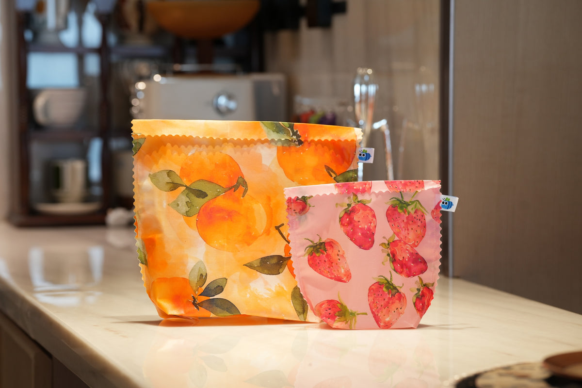 Bluebee 2-Piece Beeswax Food Bag Set: Sun-kissed Picnic Fruit Collection