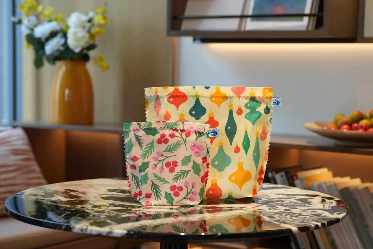 Bluebee 2-Piece Beeswax Food Bag: Merry and Bright Christmas Collection
