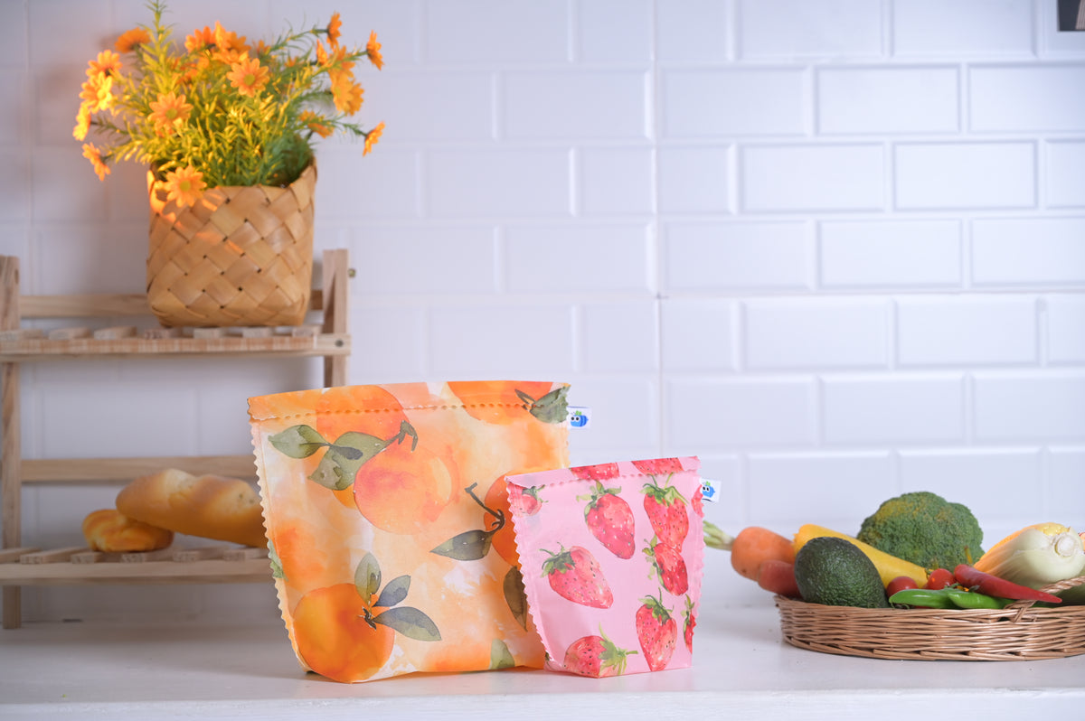 Bluebee 2-Piece Beeswax Food Bag Set: Sun-kissed Picnic Fruit Collection