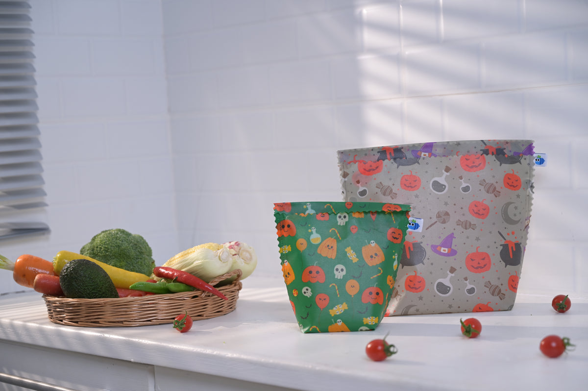Bluebee 2-Piece Beeswax Food Bag: Trick or Treat Halloween Collection